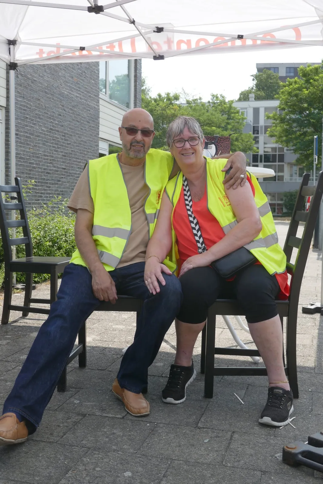 Een groep vrijwilligers bij de inzamelplek.